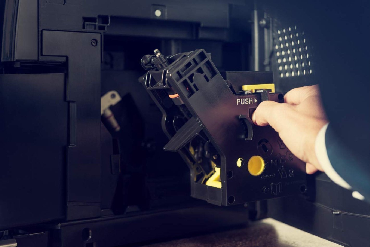 Saeco Xelsis SM7684/04 Super Automatic Coffee & Espresso Machine (Titanium / Black) – OPEN BOX