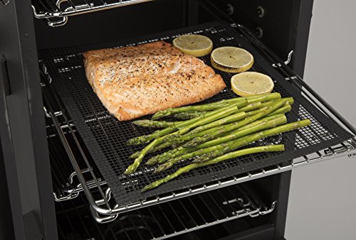 CUISINART COS-330 Smoker, 30“ Electric & CNGS-333 Smoker Mats, 3-Pack