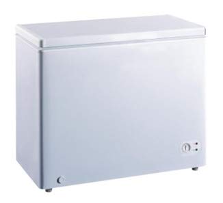 Koolatron KTCF195 Compact Top-Opening Chest, Mini Freezer with 7.0 Cubic Feet Capacity-Ideal for Home, Apartment, Condo, Cabin, Basement, Garage-White