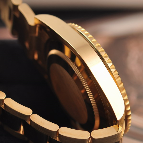 Submariner Date Blue Dial 18k Yellow Gold 41mm