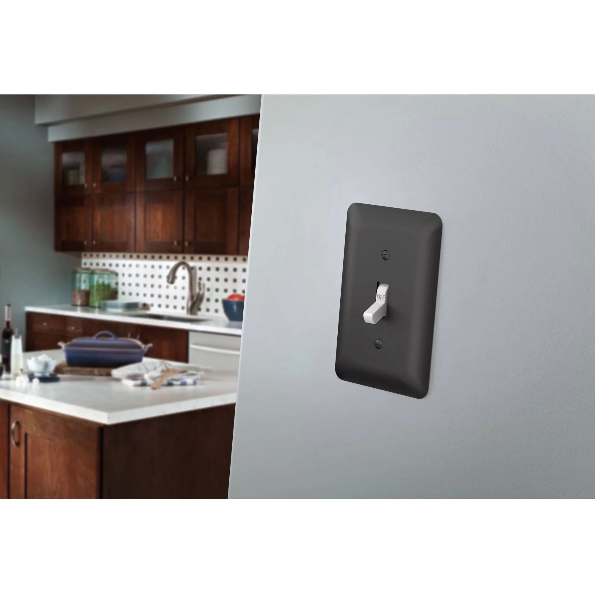 Franklin Brass Stamped Round Single Switch Wall Plate in Flat Black