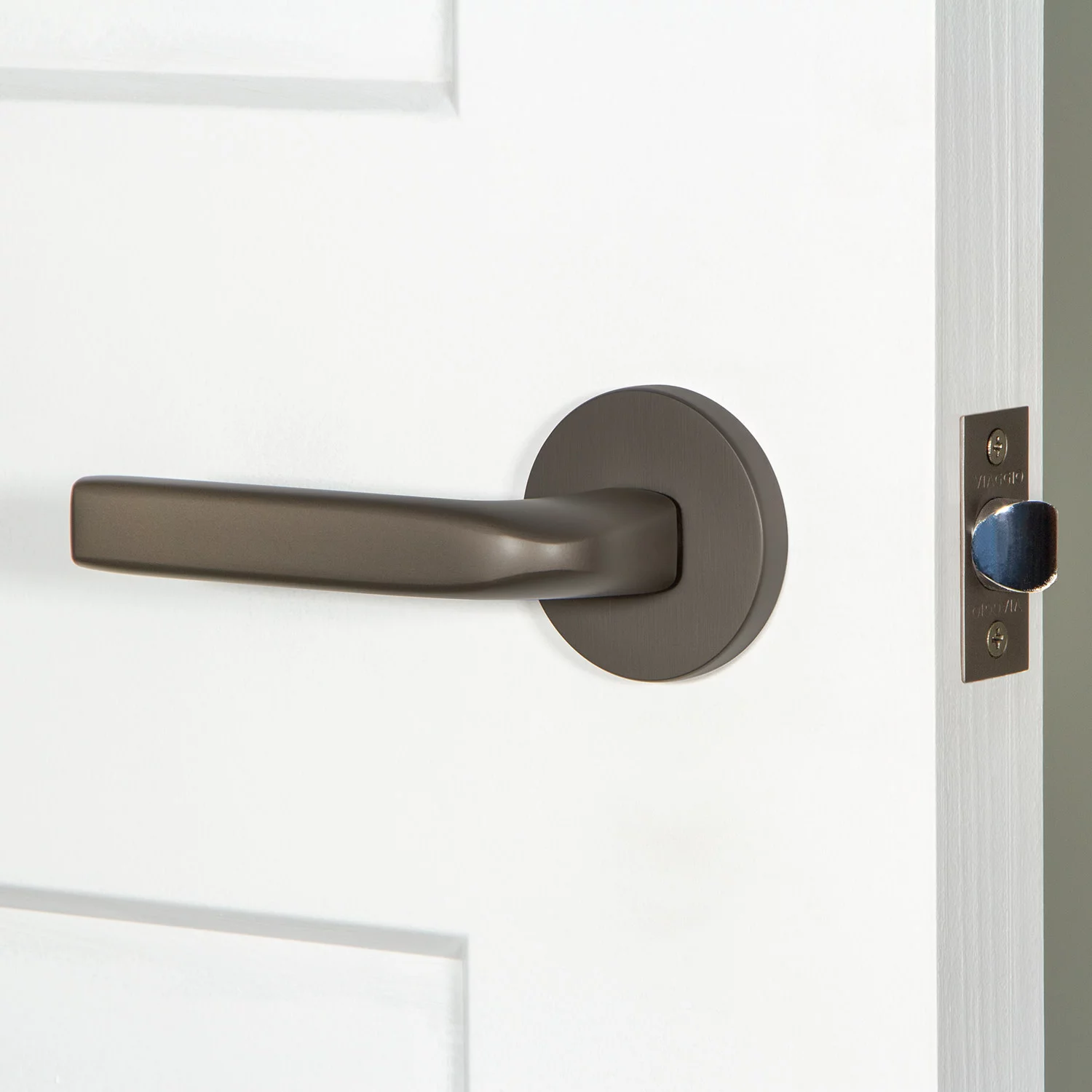 Viaggio Clobll_Prv_238_Lh Circolo Left Handed Solid Brass Privacy Door Lever Set - Chrome